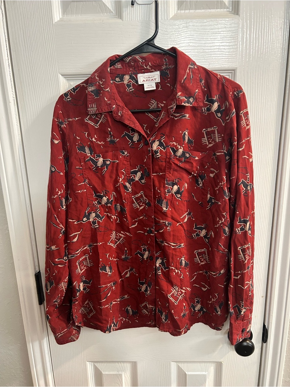 ARIAT Women's Red Western Print Button Down Shirt size medium long sleeved